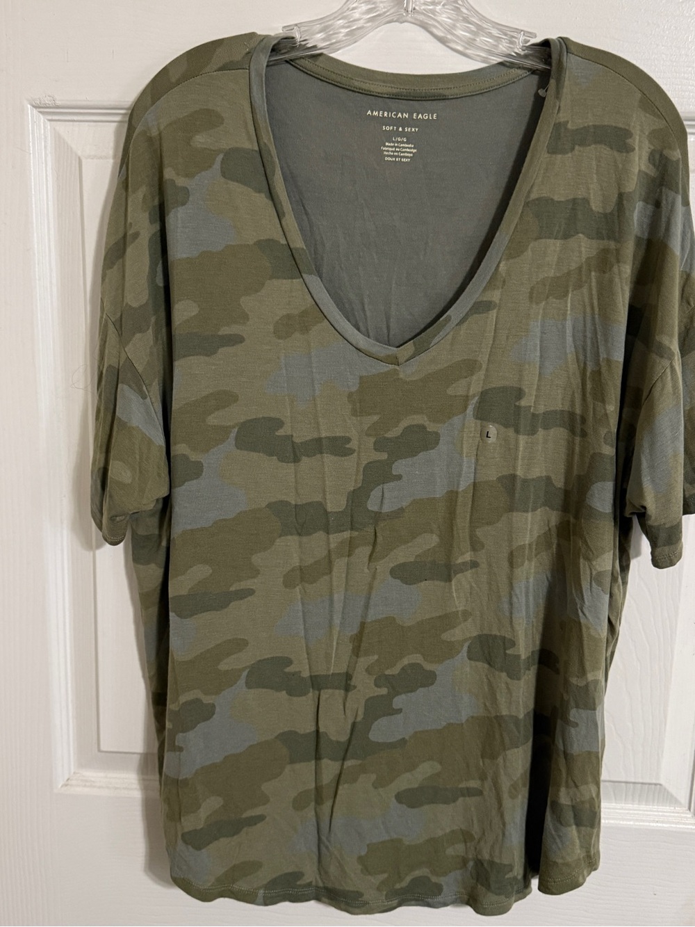 American Eagle Outfitters Olive and Gray Camo V-Neck Tee